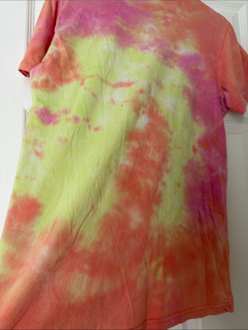 Tie-Dye Short Sleeve Tee with Heart Figure - Pink & Yellow - Picture 5 of 5